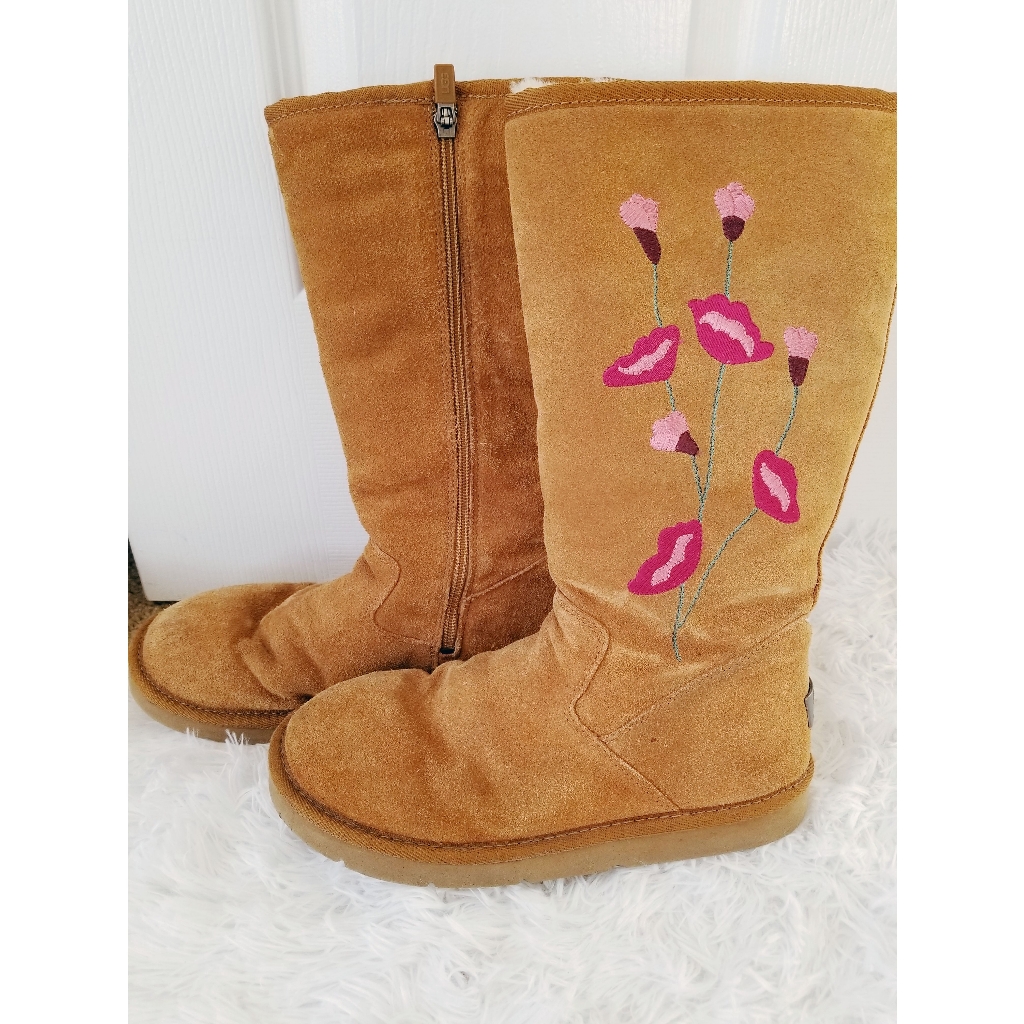 Ugg  Tall Ugg Boots W Zipper
